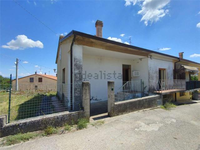 Casa in vendita a Gualdo Cattaneo, Umbria