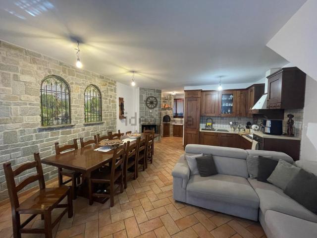 Casa in vendita a Caserta, Valmadrera