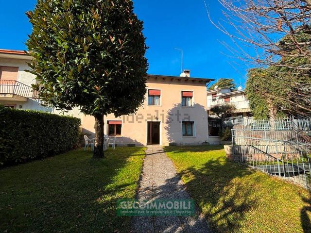 Casa in vendita a Cornuda, Veneto