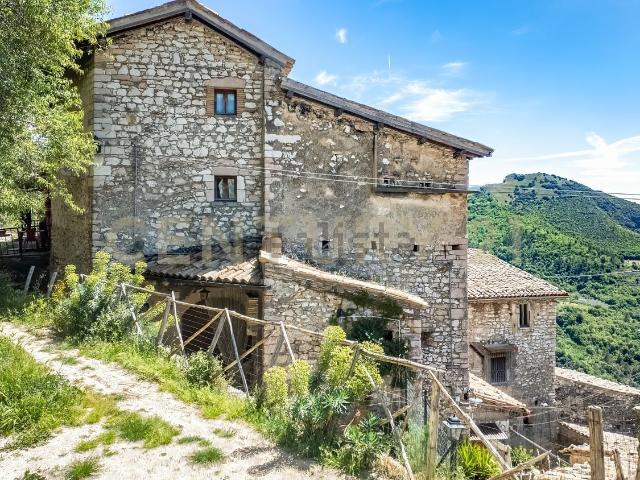 Casa in vendita a Ancaiano, Spoleto