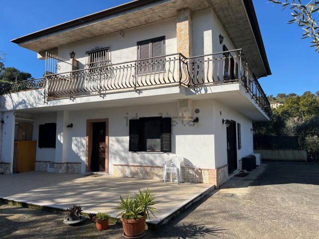 Casa in vendita a Itri, Lazio