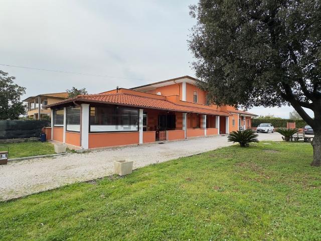 Casa in vendita a Latina, Lazio