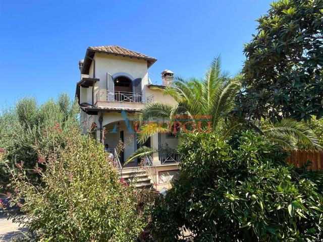 Casa in vendita a Residenza Claudia, Anguillara Sabazia
