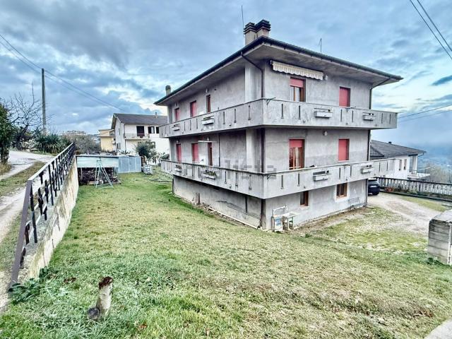 Casa in vendita a Penne, Abruzzo