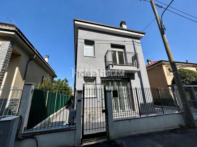 Casa in vendita a Zona Omogenea Milano Nord, Cinisello Balsamo