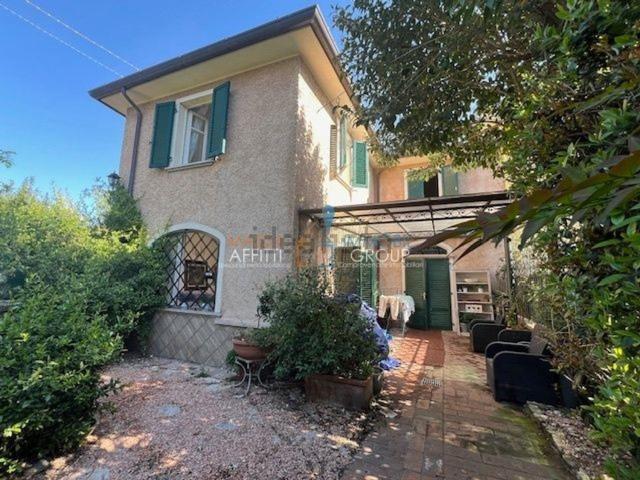 Casa in vendita a Rinchiostra, Marina Di Massa