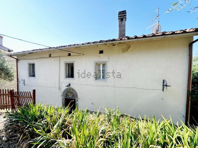 Casa in vendita a Unione dei comuni Media Valle del Serchio, Villa Basilica