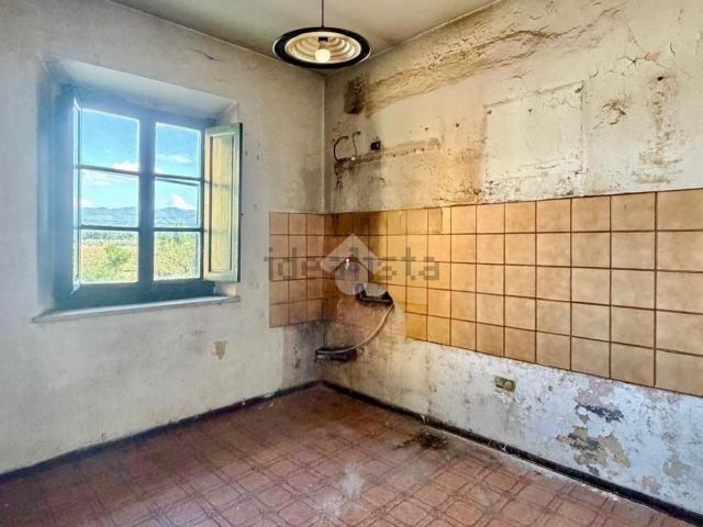 Casa in vendita a Le Case, Montevettolini