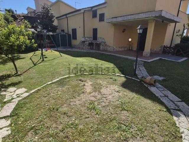 Casa in vendita a Fara Sabina, Lazio