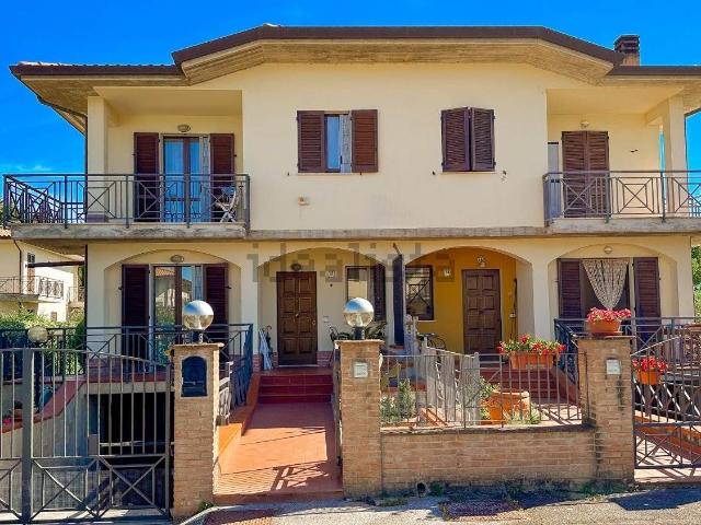 Casa in vendita a Assisi, Umbria
