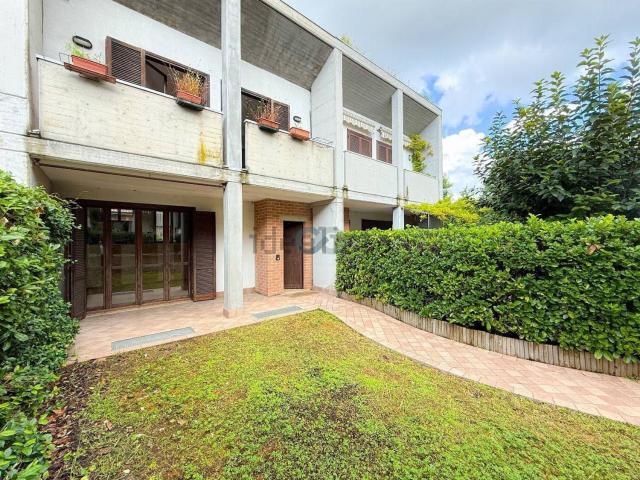 Casa in vendita a Rivoltella del Garda, Desenzano Del Garda