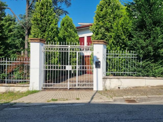 Casa in vendita a Este, Padova