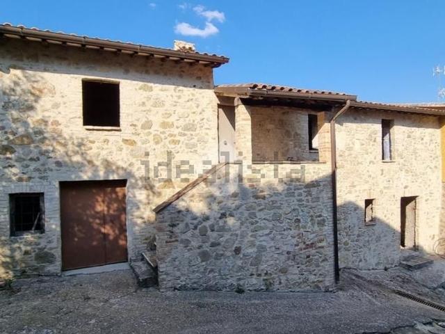 Casa in vendita a Gualdo Cattaneo, Umbria