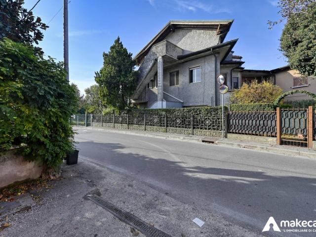 Casa in vendita a Cervignano D'adda, Lombardia