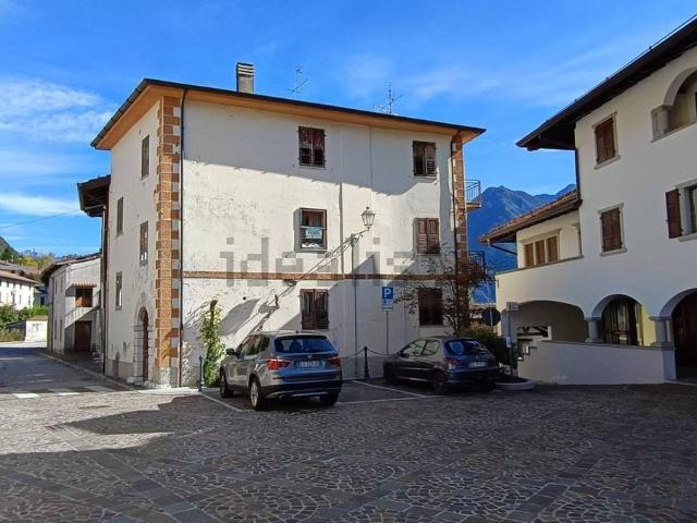Casa in vendita a Borç de Mufe, Amaro / Damâr