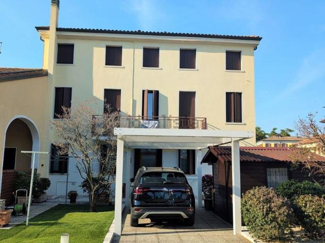 Casa in vendita a Castelfranco Veneto, Veneto