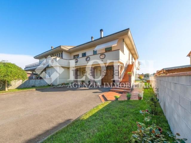 Casa in vendita a Santa Maria A Monte, Toscana