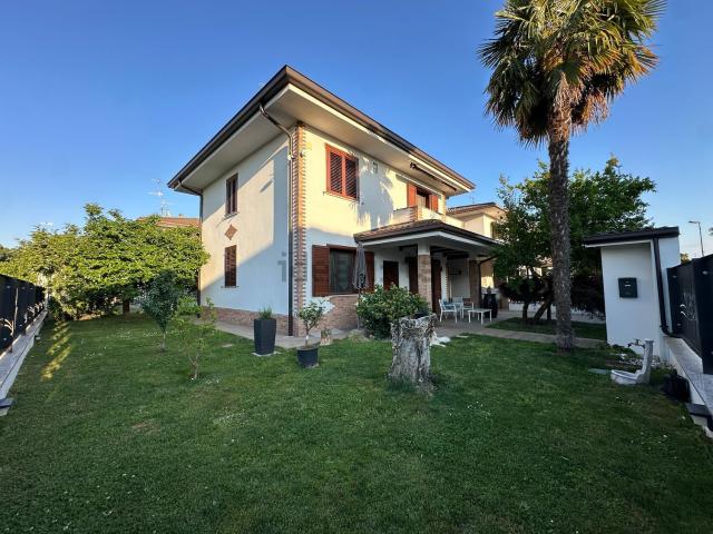Casa in vendita a Cascina Leona, Cerro al Lambro