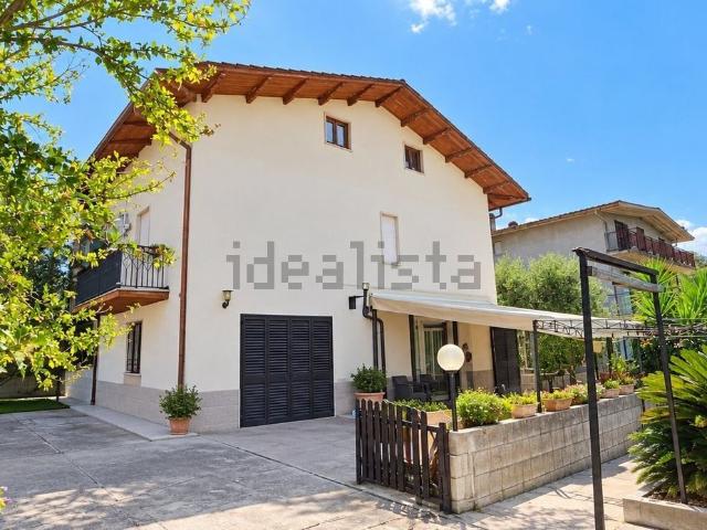 Casa in vendita a Montorio al Vomano, Teramo