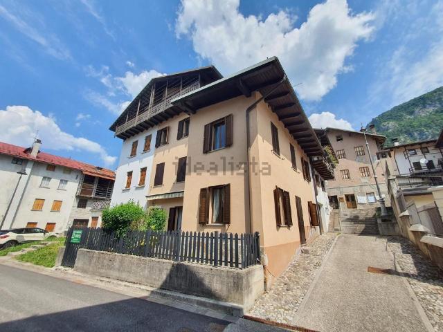 Casa in vendita a Borgo Tredolo, Forni di Sotto / For Disot