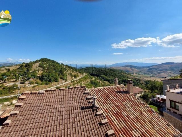 Casa in vendita a Castel Del Monte, Abruzzo