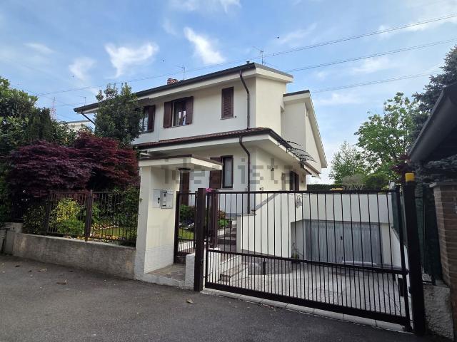 Casa in vendita a Moncucco, Brugherio