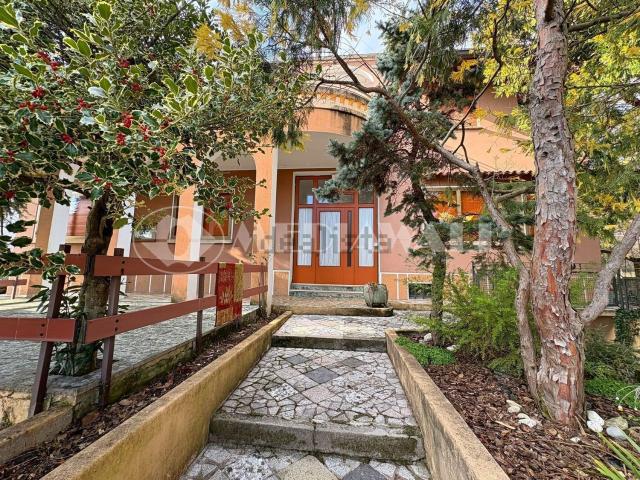 Casa in vendita a Montereale Valcellina, Friuli-Venezia Giulia