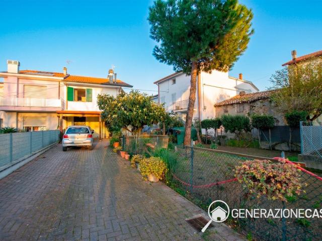 Casa in vendita a Rimini, Reggio Emilia