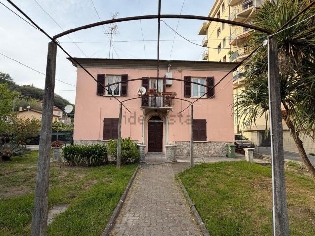 Casa in vendita a Arcola, Liguria
