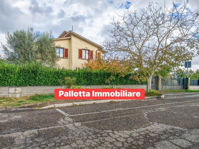 Casa in vendita a Capodimonte, Lazio