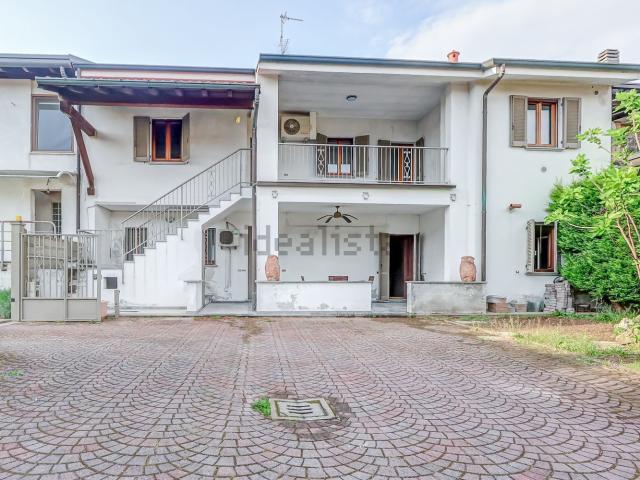 Casa in vendita a Cuggiono, Milano