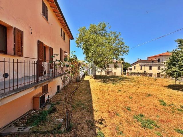Casa in vendita a Gualdo Tadino, Umbria