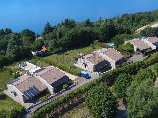 Casa in vendita a Contrada Capra, San Zeno di Montagna