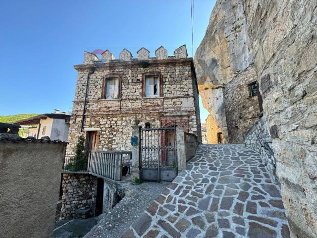 Casa in vendita a Villa Santa Maria, Abruzzo