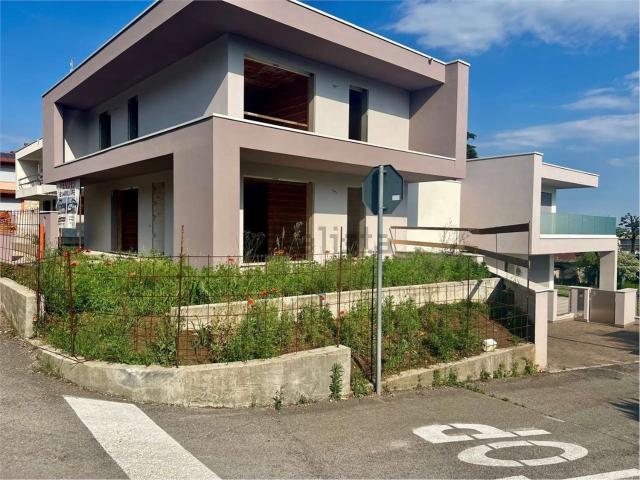 Casa in vendita a Santorso, Veneto
