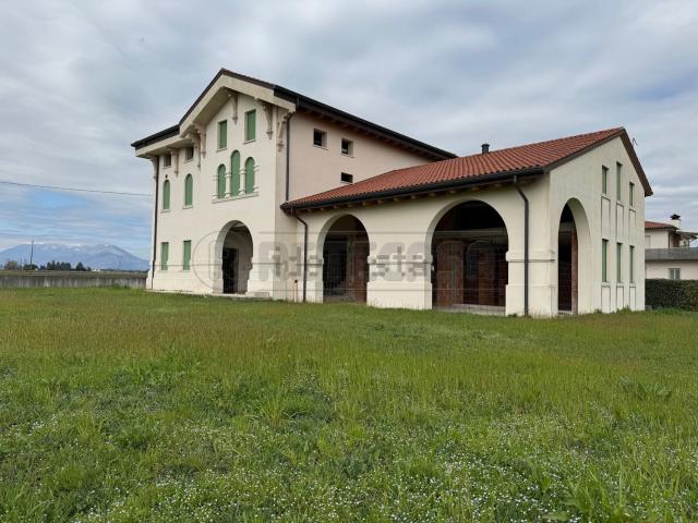 Casa in vendita a Sandrigo, Veneto