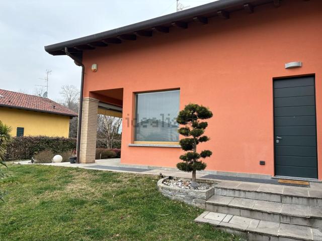 Casa in vendita a Lambrugo, Lombardia