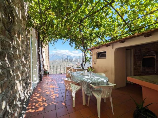 Casa in vendita a Perinaldo, Liguria