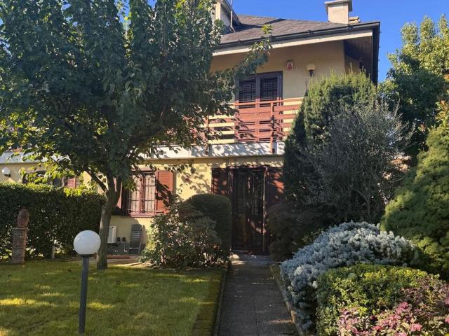 Casa in vendita a Cambiago, Lombardia