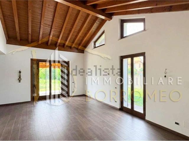 Casa in vendita a Misinto, Lombardia