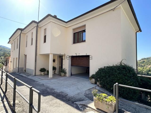 Casa in vendita a Palombare, Arrone