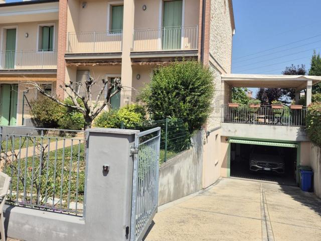Casa in vendita a Maddalene, Vicenza