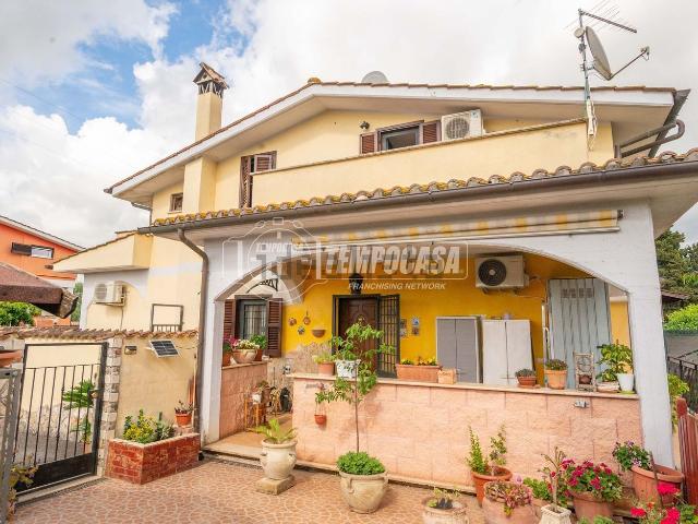 Casa in vendita a Roma Capitale, Lazio