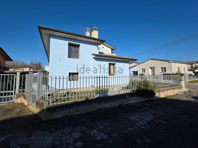 Casa in vendita a Sanguinetto, Veneto