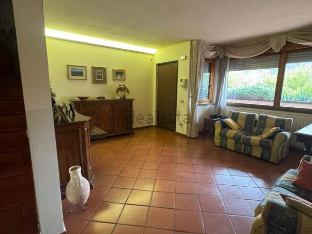 Casa in vendita a Vaiano, Toscana