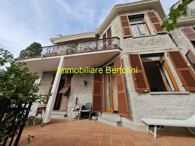 Casa in vendita a Bordighera, Liguria