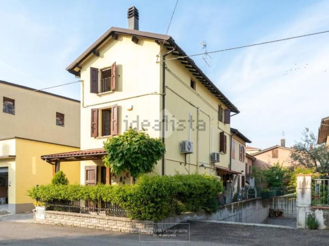 Casa in vendita a Mulino di Savignano, Savignano sul Panaro