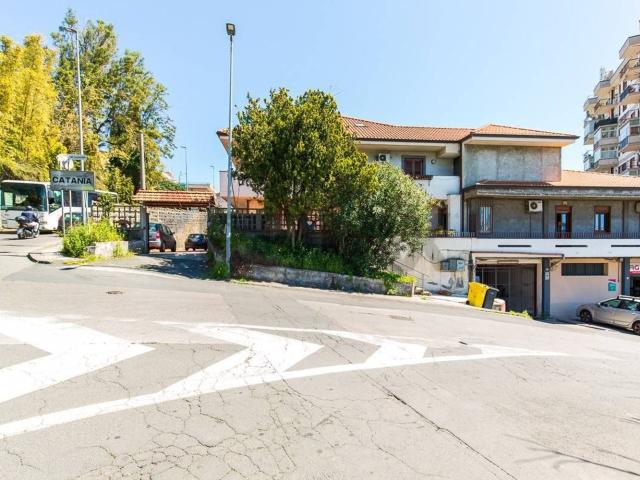 Casa in vendita a Picanello-Ognina-Barriera-Canalicchio, Tremestieri Etneo
