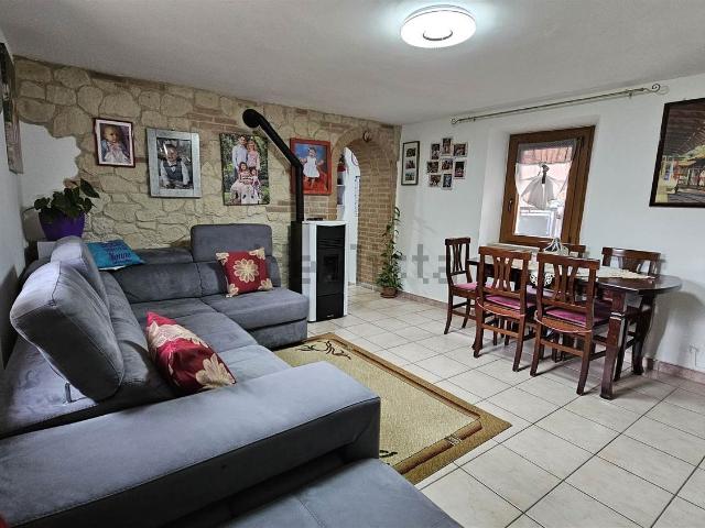 Casa in vendita a Cèsolo, Marche