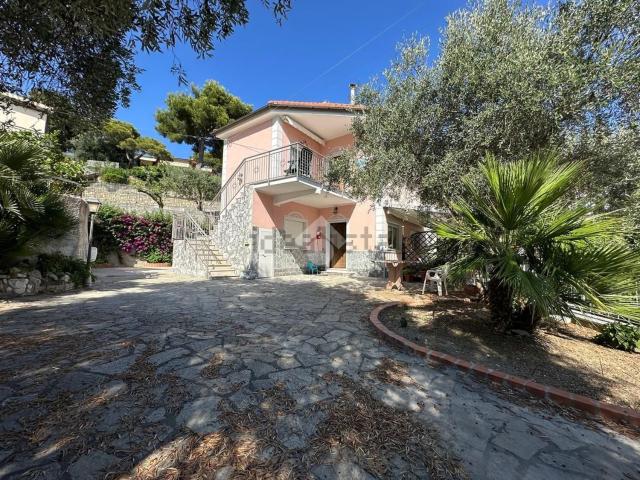 Casa in vendita a Andora, Liguria